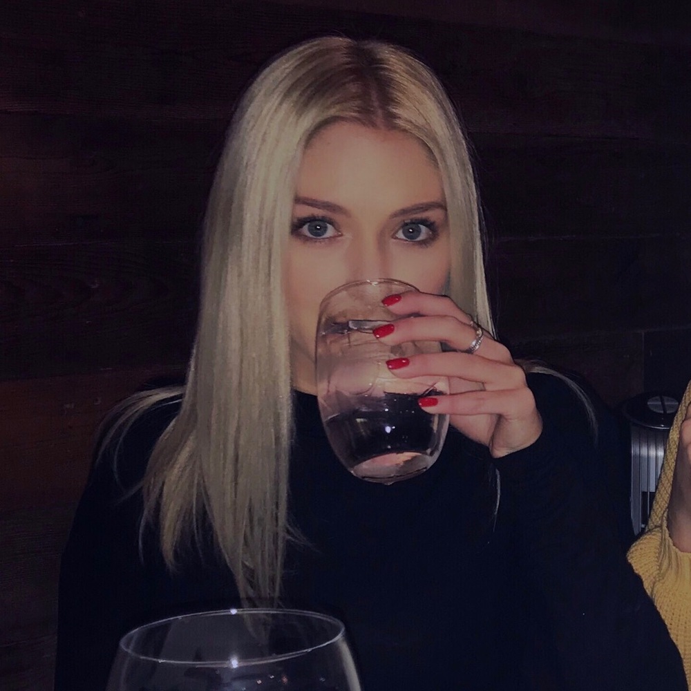 Meet your Posher, Elena